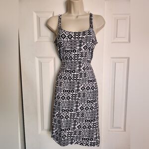Staring at Stars black and white dress size small.